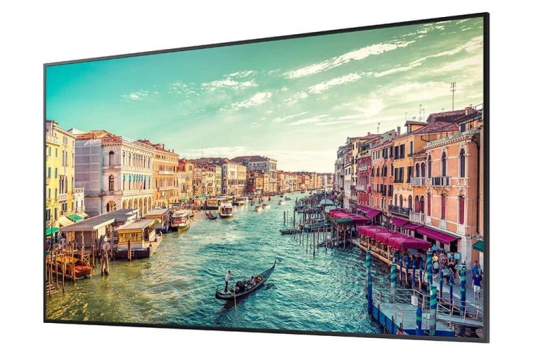 Monitor-profesjonalny-digital-signage-Samsung-LH65QMREBGCXEN-QM65R-004-R-Perspective-Black.jpg